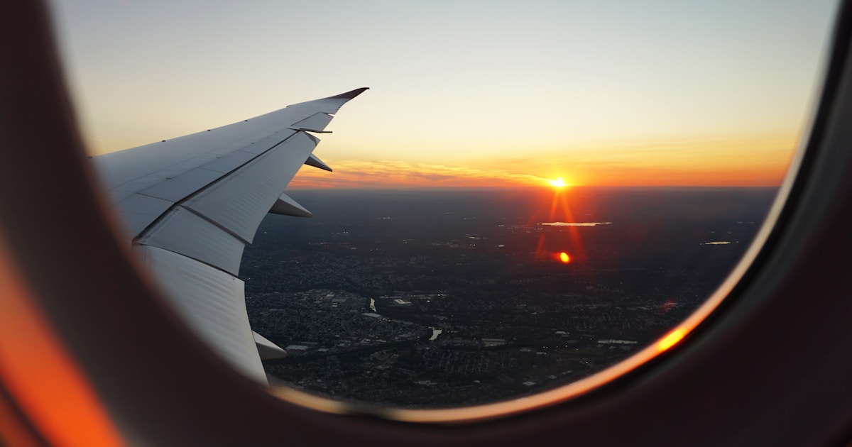 Putovanje avionom sa bebom i decom: kompletan vodič za roditelje
